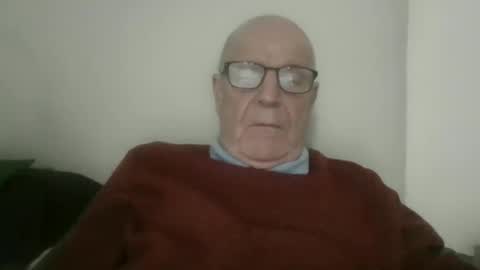 Snapshot of oggi95 chatting on November 2025 04:20:01 PM oggi95 online show from November 2025 04:20:01 PM