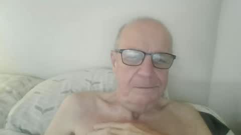 Snapshot of oggi95 chatting on March 2026 08:28:01 AM oggi95 online show from March 2026 08:28:01 AM