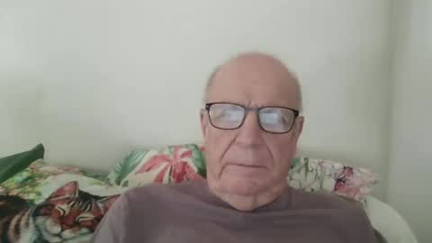 Snapshot of oggi95 chatting on May 2026 12:23:02 PM oggi95 online show from May 2026 12:23:02 PM