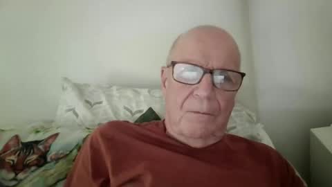 Snapshot of oggi95 chatting on June 2026 12:37:01 PM oggi95 online show from June 2026 12:37:01 PM