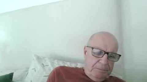 Snapshot of oggi95 chatting on June 2026 12:47:02 PM oggi95 online show from June 2026 12:47:02 PM