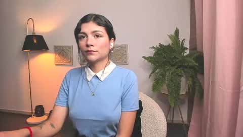 Snapshot of oh__holly chatting on April 2026 12:34:01 AM Holly online show from April 2026 12:34:01 AM