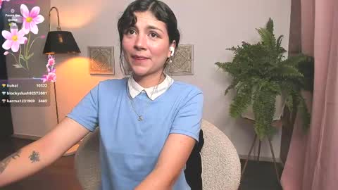 Snapshot of oh__holly chatting on April 2026 02:51:02 AM Holly online show from April 2026 02:51:02 AM