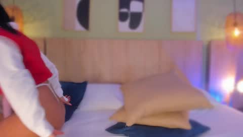 Holly online show from September 2025 11:43:02 AM