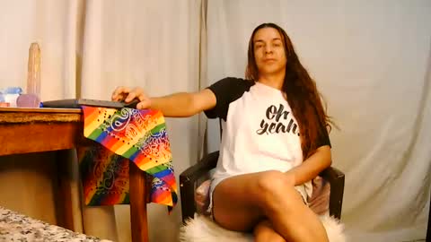 Snapshot of oh_tique chatting on January 2025 07:40:01 PM LU online show from January 2025 07:40:01 PM