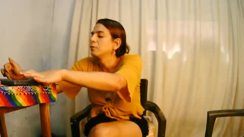 Snapshot of oh_tique chatting on February 2025 07:13:01 PM LU online show from February 2025 07:13:01 PM