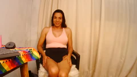 Snapshot of oh_tique chatting on February 2025 02:17:02 AM LU online show from February 2025 02:17:02 AM