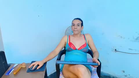 Snapshot of oh_tique chatting on February 2026 03:52:02 PM LU online show from February 2026 03:52:02 PM