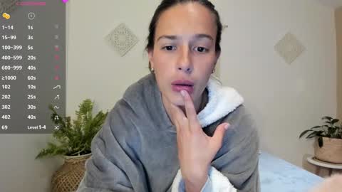 ohanna_ online show from January 2025 03:44:02 AM