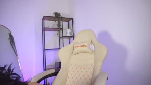 Julia online show from January 2025 06:09:02 PM