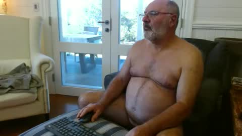 Snapshot of ohjonny55 chatting on April 2026 03:42:01 AM Ohjonny online show from April 2026 03:42:01 AM