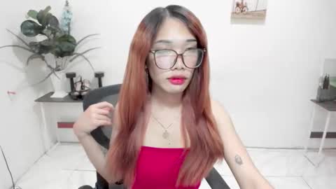 ohmyalessandraxcx online show from April 2026 12:43:01 PM