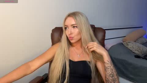 Emma online show from June 2026 07:15:01 PM