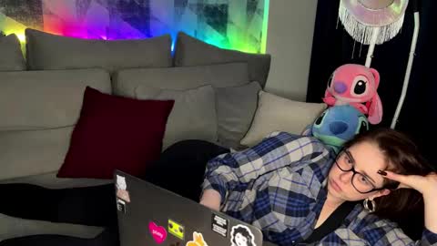 Nikki online show from November 2025 12:00:02 AM