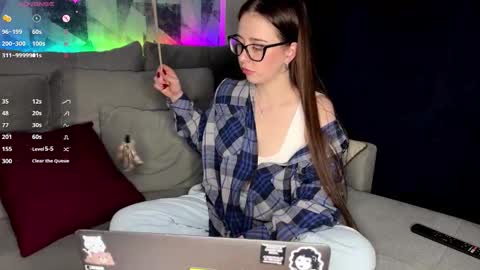 Nikki online show from December 2025 07:22:01 PM