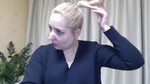 Mari online show from January 2025 06:31:01 PM