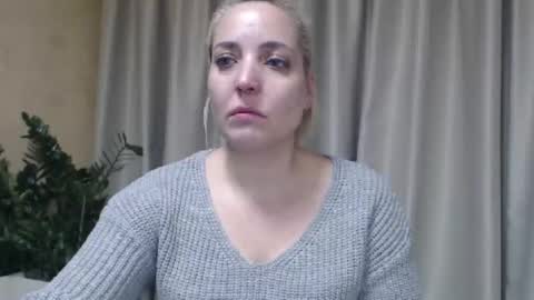 Mari online show from October 2025 03:47:02 PM