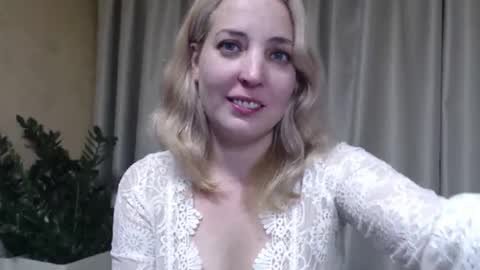 Mari online show from November 2025 06:06:02 PM