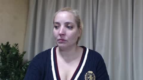 Snapshot of ohsweetmari chatting on April 2026 02:52:02 PM Mari online show from April 2026 02:52:02 PM