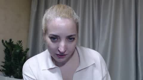 Snapshot of ohsweetmari chatting on May 2026 04:12:01 PM Mari online show from May 2026 04:12:01 PM