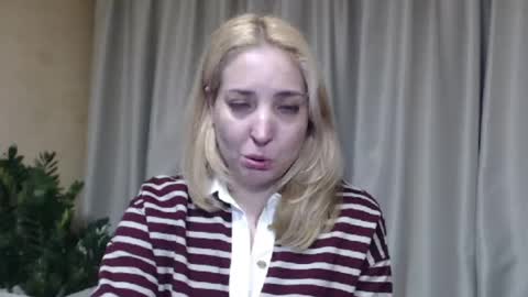 Snapshot of ohsweetmari chatting on May 2026 04:59:02 PM Mari online show from May 2026 04:59:02 PM