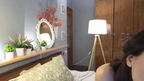 Ami online show from November 2025 01:55:01 PM