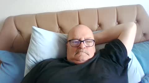 Snapshot of old_fkr chatting on January 2025 09:24:01 AM old_fkr online show from January 2025 09:24:01 AM