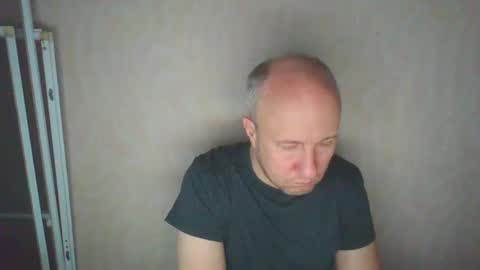 Snapshot of oleg365 chatting on December 2024 06:39:01 AM figaro online show from December 2024 06:39:01 AM