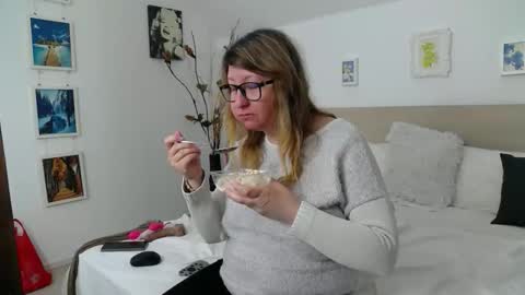 Olga Pavlova online show from April 2026 06:03:02 AM