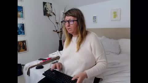 Olga Pavlova online show from April 2026 11:31:01 AM