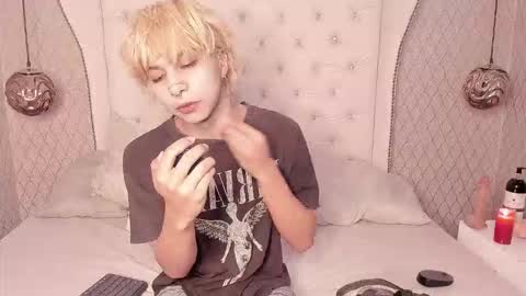 oliiverr22 online show from October 2025 01:12:02 PM