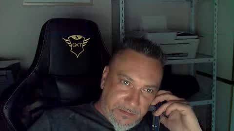 olimpio1230 online show from April 2026 05:40:01 PM
