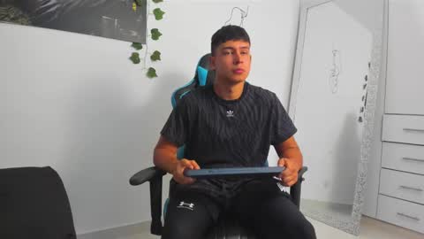 Oliver bray online show from February 2025 11:56:02 PM