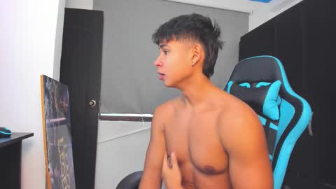 Oliver bray online show from November 2025 05:25:02 PM