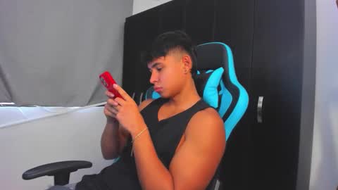 Oliver bray online show from November 2025 03:00:02 PM