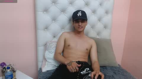 oliver_cat_ online show from May 2026 01:49:02 PM