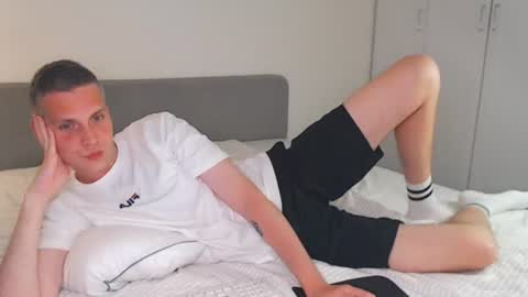 Snapshot of oliver_hort chatting on July 2026 06:12:02 PM Oliver online show from July 2026 06:12:02 PM