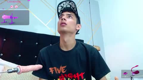 Snapshot of oliver_king_sex chatting on February 2025 03:50:01 PM Oliver Smith online show from February 2025 03:50:01 PM