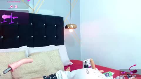 Snapshot of oliver_king_sex chatting on February 2025 07:00:01 PM Oliver Smith online show from February 2025 07:00:01 PM