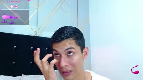 Snapshot of oliver_king_sex chatting on February 2025 01:13:01 AM Oliver Smith online show from February 2025 01:13:01 AM