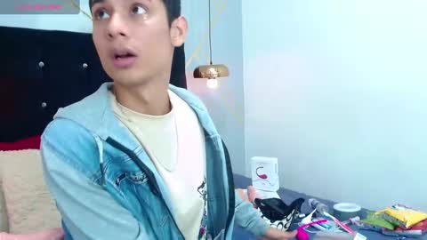 Snapshot of oliver_king_sex chatting on February 2025 05:52:02 PM Oliver Smith online show from February 2025 05:52:02 PM