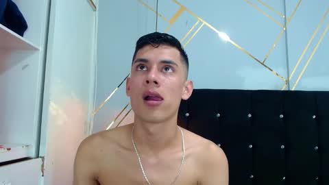 Snapshot of oliver_king_sex chatting on February 2025 12:24:01 AM Oliver Smith online show from February 2025 12:24:01 AM