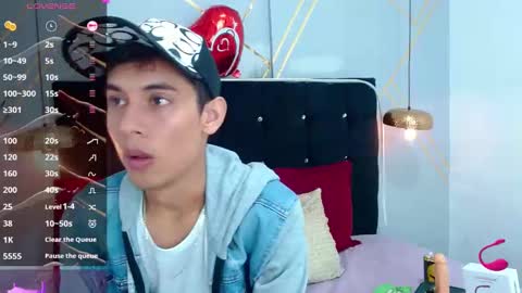 Snapshot of oliver_king_sex chatting on March 2025 05:54:01 PM Oliver Smith online show from March 2025 05:54:01 PM