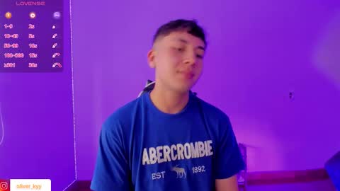 oliveeer online show from December 2025 06:59:01 PM