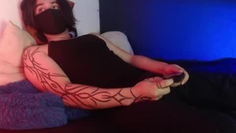 oliver_laid_2023 online show from February 2025 07:13:01 PM