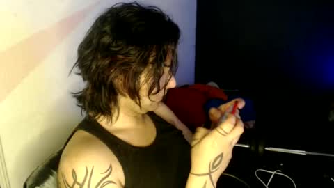 oliver_laid_2023 online show from February 2025 07:15:01 AM