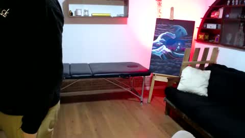 oliver_laid_2023 online show from October 2025 01:09:01 AM