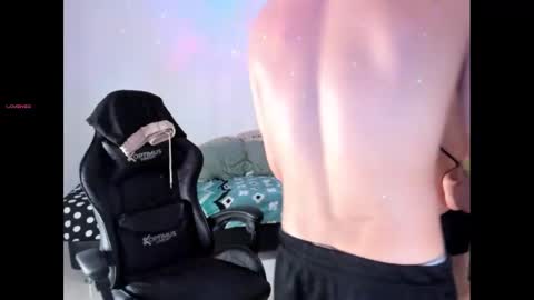 oliver_mrgn online show from September 2025 07:48:01 PM