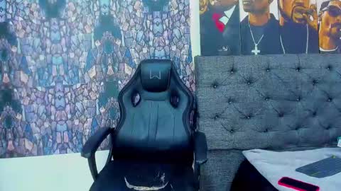 oliver_smith_2 online show from February 2025 03:53:02 PM