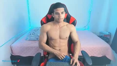 Snapshot of oliver_thompsson chatting on May 2026 09:54:01 PM oliver thompsson online show from May 2026 09:54:01 PM